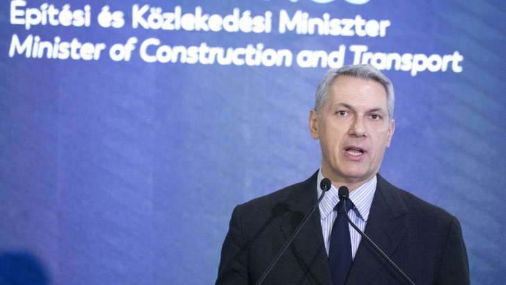 Lázár János hajthatatlan: már két céggel harcol a miniszter