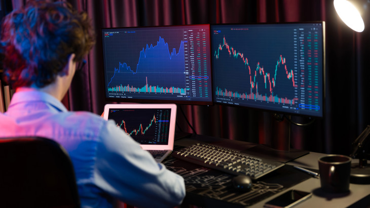 Kamatot vágott a Fed, lendületet kaptak az amerikai tőzsdék