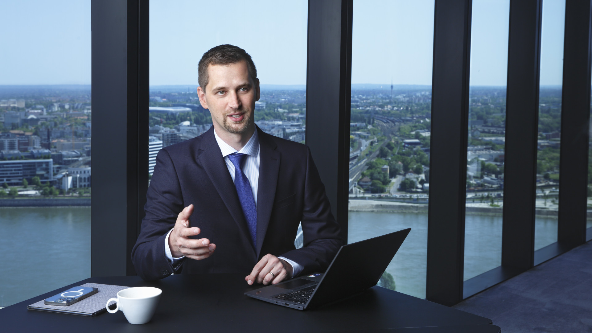 A Molnál duális képzéssel és gyakornoki programmal is építik a jövőt – Forrás: Portfolio.hu