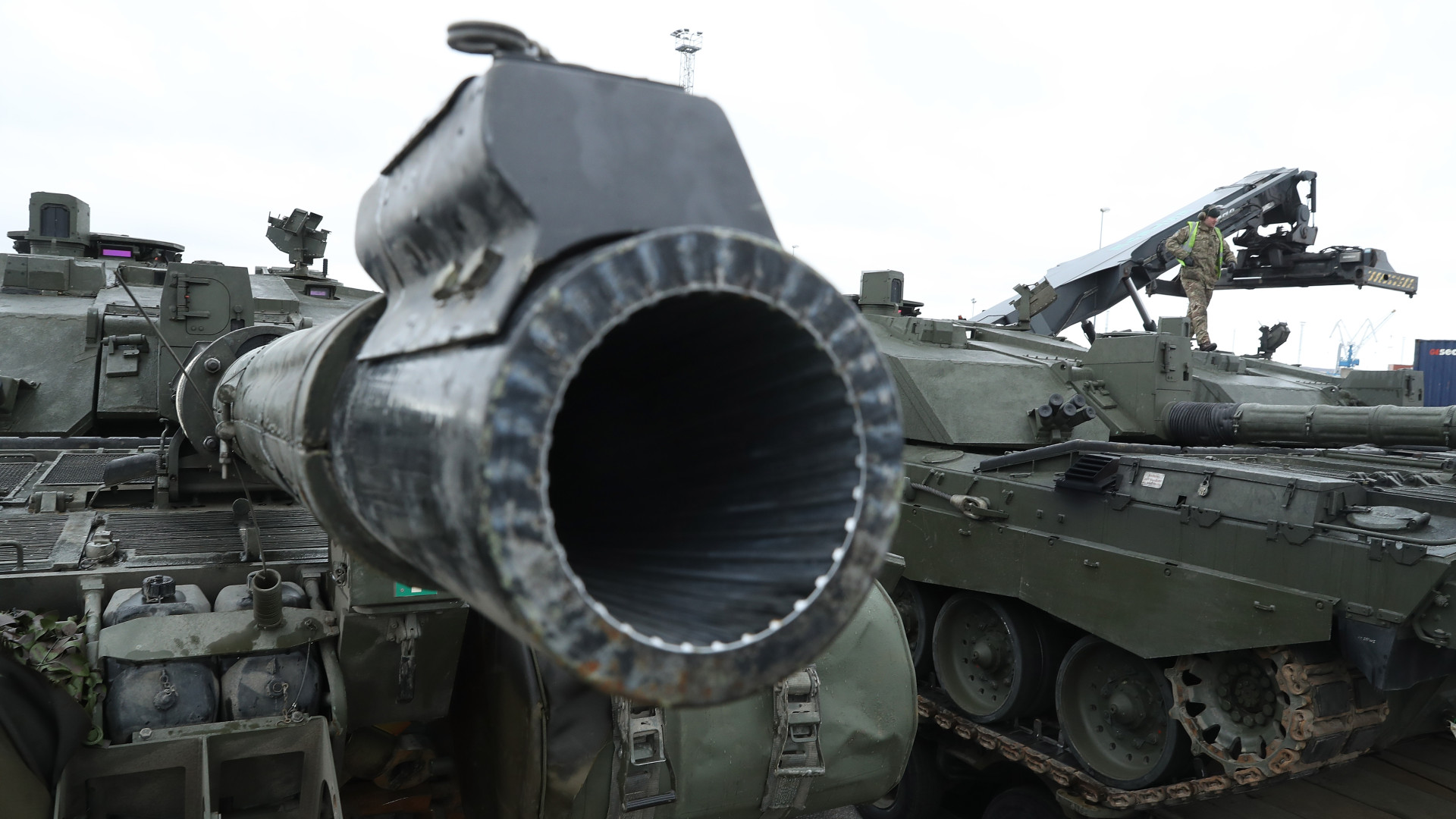 Kemény kritikát kapott a NATO egyik legjobb tankja: ezzel így nehéz lesz bármilyen háborút megnyerni – Forrás: Portfolio.hu