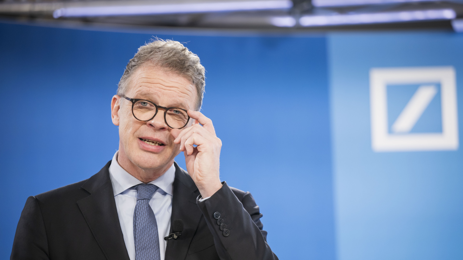 Deutsche Bank-vezér: Amerika vámpolitikája elbizonytalanította a céges ügyfeleket