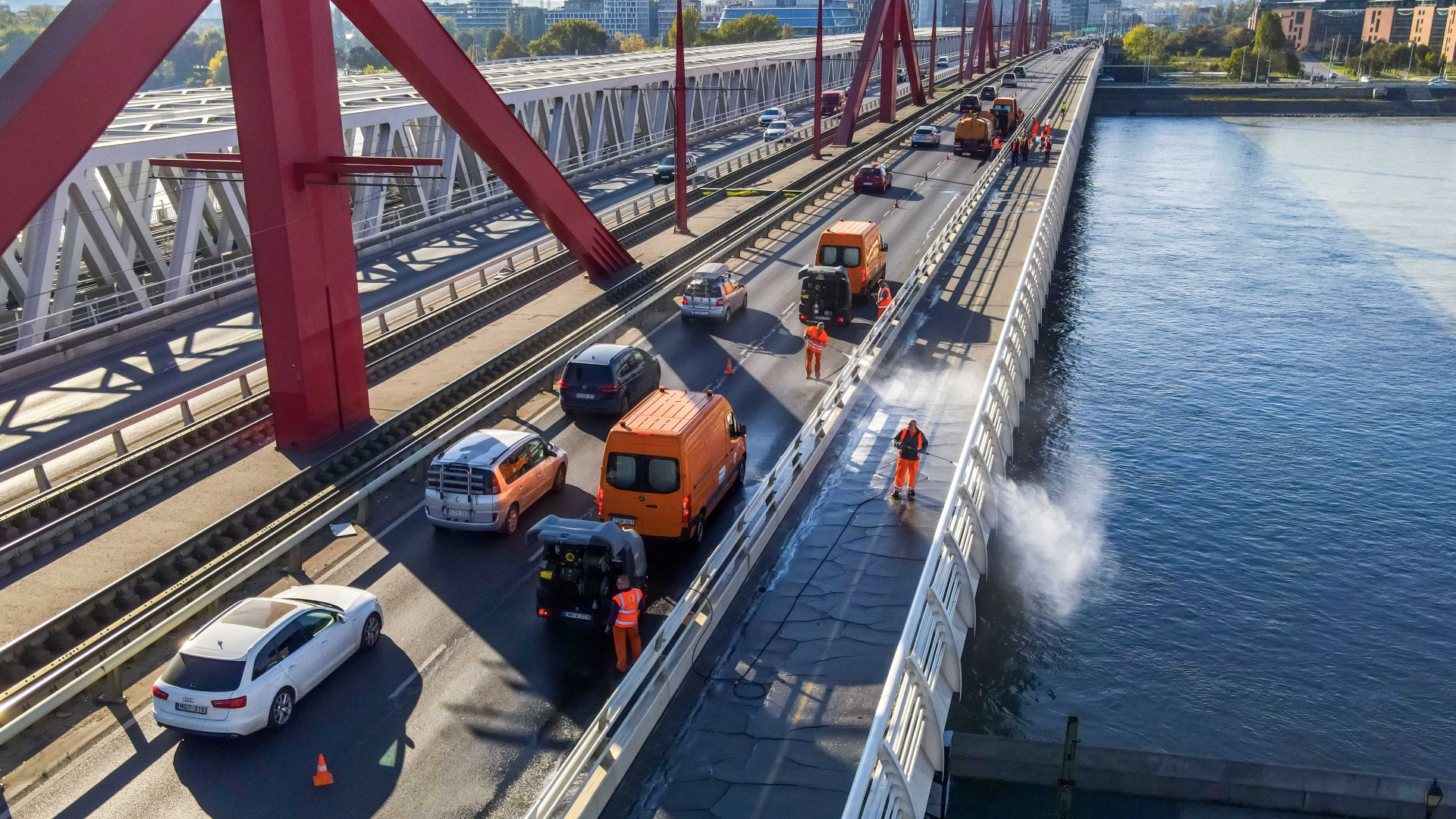 Jön az ősz utolsó nagy hídmosása – Fokozott figyelmet kérnek ennél a dunai átkelőnél