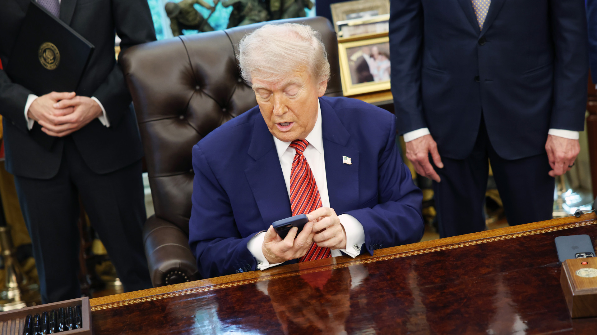 Aranyba öntött okostelefonok gyártásába kezd a Trump család: szeptembertől indul a Trump Mobile