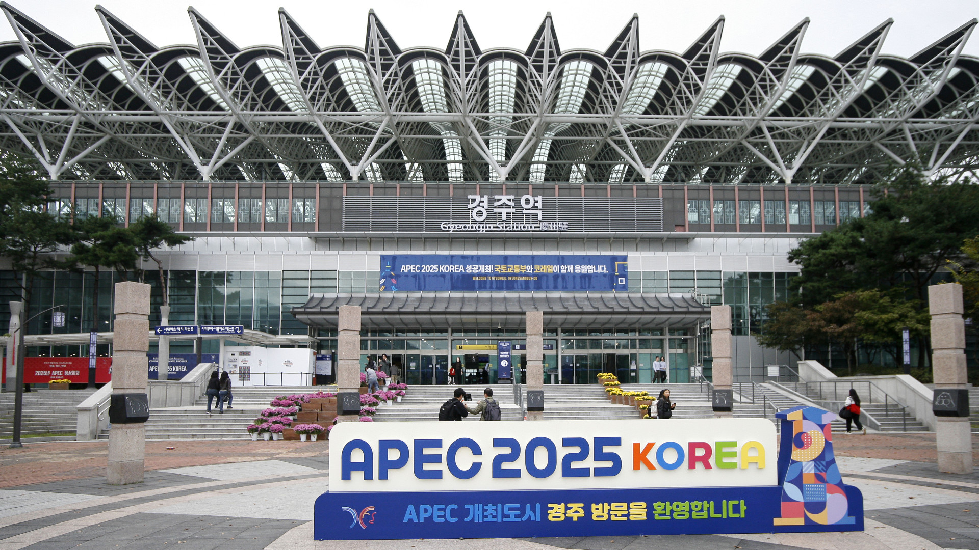 Új fejezet kezdődhet Ázsiában: a dél-koreai elnök hatalmas lehetőséget lát, Amerika riválisának segítségét kéri