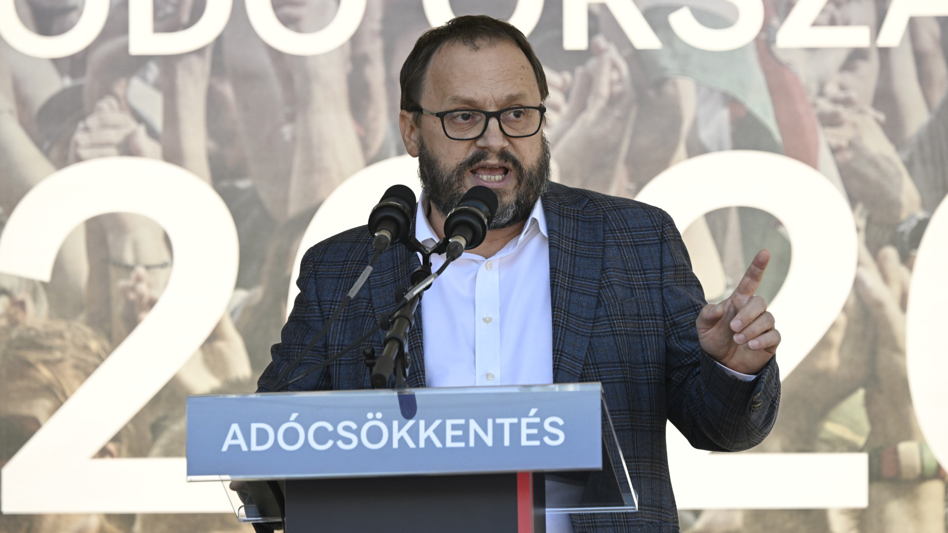 A koncessziós szerződések felülvizsgálatát ígéri a Tisza Párt gazdaságpolitikusa – Forrás: Portfolio.hu