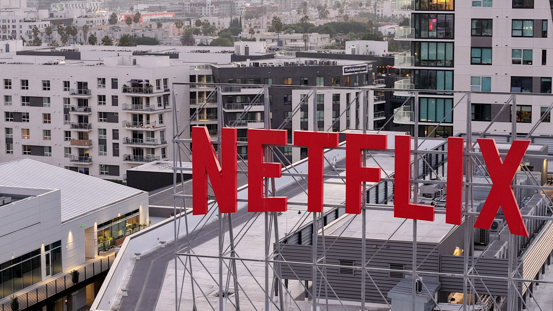 Netflix: vártnál gyengébb profit és bevétel, esésben a részvény