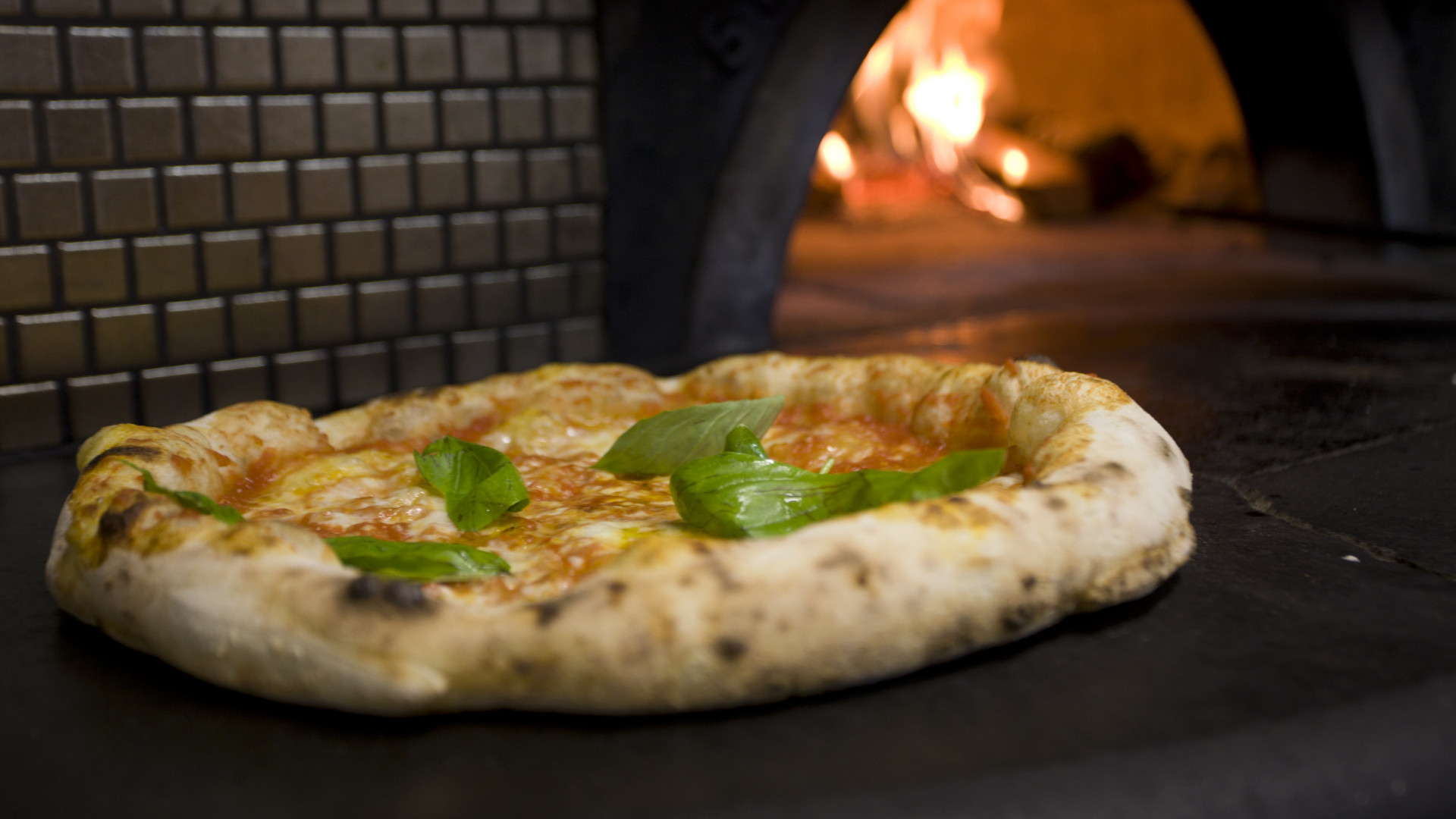 Meglépte a kormány: itt a 2,5%-os hitelkamat, magánszemélyek is igénybe vehetik