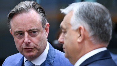 8e9dd404-7a9a-462e-b633-3d146144aba1