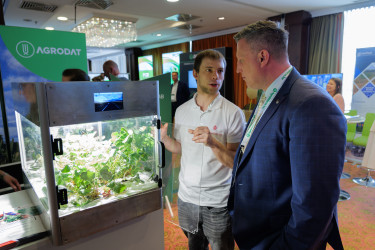 A Growberry berendezése;Győrffy Balázs NAK elnök