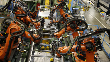 Mélyrepülésben a magyar ipar - Látszik a fény az alagút végén?