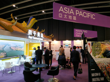 Ázsiai stand az Övezet és Út konferencián Hongkongban.