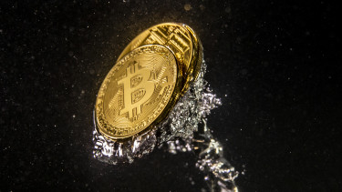 miért olyan gyorsan emelkedik a bitcoin