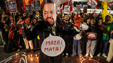 Több ezren vonultak utcára a rendőrség valaha volt legvéresebb razziája után: legalább 121-en meghaltak