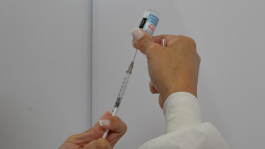 covid koronavírus oltás moderna vakcina oltóanyag