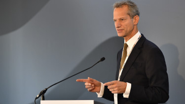 Meglepő kijelentés tett a sztárközgazdász: Minél gyorsabban recesszióba zuhan az USA, annál jobb a világnak