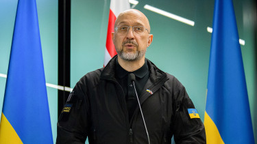 Itt a bejelentés: lemondott az ukrán kormányfő!