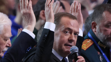 Oroszország volt elnöke vad jóslattal állt elő: Ukrajna a vesztébe rohan és véres véget fog érni