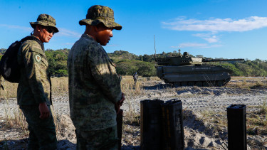Különös szövetség körvonalazódik a feszült térségben: így készülhetnek fel a keleti nagyhatalom elsöprő inváziójára