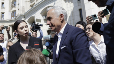 Súlyos vád: Moszkva segítségével szőttek összeesküvést a kormány megdöntésére Magyarország szomszédjában