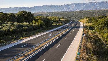 Hatalmas káosz várható hétfőtől két autópályán is
