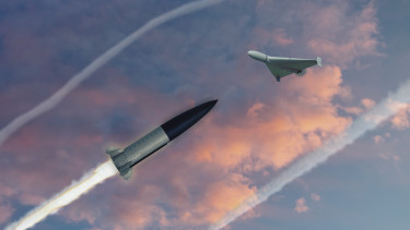 Videó: akcióban a Rheinmetall csúcsfegyvere – Esélyt sem hagyott az orosz UAV-oknak a Skynex