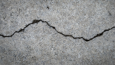 A vártnál is rosszabb állapotban van a Flórián téri felüljáró, jelentősen csúszhat a felújítás