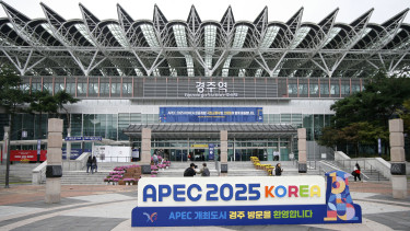 Új fejezet kezdődhet Ázsiában: a dél-koreai elnök hatalmas lehetőséget lát, Amerika riválisának segítségét kéri