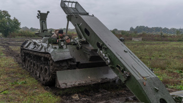 Teljes a káosz a béketerv körül, lehet még esélye Ukrajnának - Háborús híreink hétfőn 