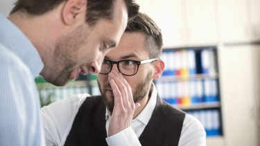 Ez az igazi illúziógyár: mindenki átver mindenkit a munkában?