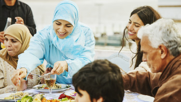 halal_food-család-együtt-életmód-étel-étkezés-generáció-közösség-kultúra-társadalom-ünnep