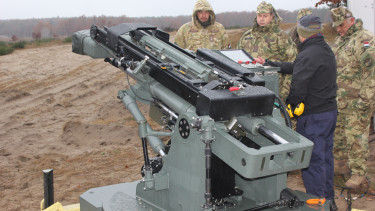 Hirtenberger 120 milis aknavető