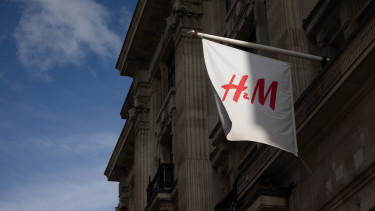 Fordulat a H&M-nél, nagyot nőtt a profit, szárnyal a részvényárfolyam