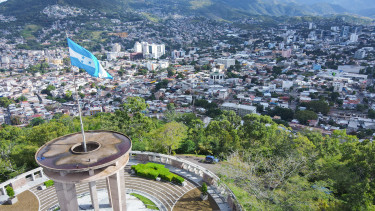 Példátlan akciósorozatba kezdett Donald Trump: így dönti el egy egész ország sorsát