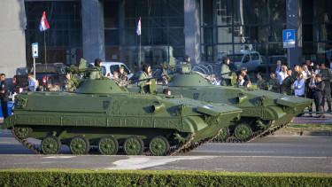 Nagyszabású fegyverkezésbe fogott Magyarország szomszédja – A 2 milliárd eurót karcolja a cech