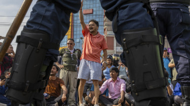 51-re nőtt a halálos áldozatok száma Nepálban, ahol visszatérni látszik a rend