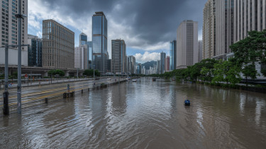 Minden oldalról nyomás alatt Kína gazdasága, évtizedes modell kapott léket
