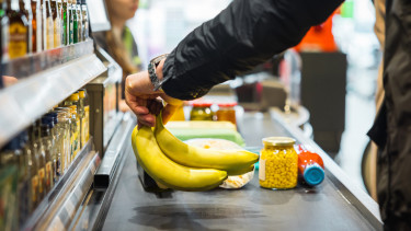 Megkongatta a vészharangot a jelentős szervezet - Nagy baj lesz a kiskereskedelmi piacon