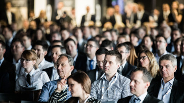 konferencia csoportkép