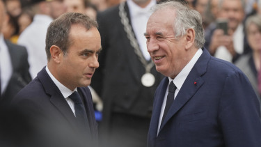 Három hét alatt bukhat az új kormányfő, már megkapta az ultimátumot