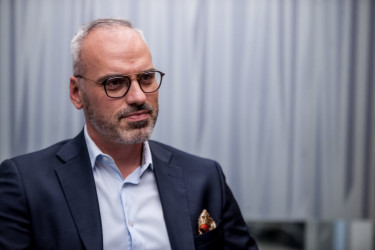 Lencsés Tamás EOS