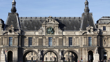 Filmbe illő jelenetek játszódtak le: szabályosan kilőtt az érdeklődés a Louvre iránt