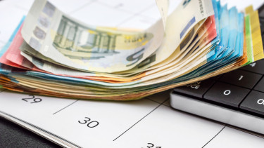 makronaptár makroadat euróövezet határidő