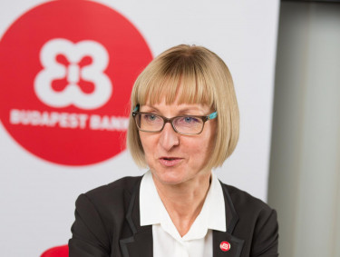 Mata Erika Budapest Bank