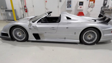 Több mint 4 milliárd forintos Mercedest foglalt le az FBI