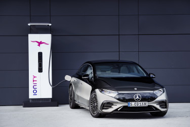 mercedes-benz eqs toltes