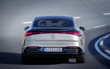 mercedes-benz eqs vezetestamogato