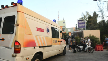 Egészségügyi káosz: béremelésért tüntettek az orvosok - Rohamrendőröket küldött rájuk Micotákisz