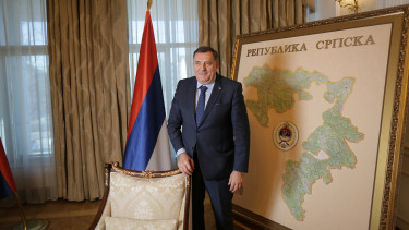 Adok-kapok a javából: irdatlan kardcsörtetés kerekedett Magyarország szomszédjában