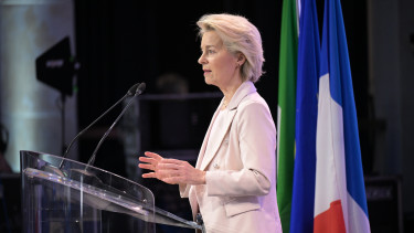 EU-s különadók sorával foltozná az uniós büdzsét Ursula von der Leyen