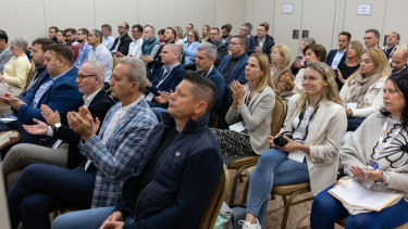 Jóval a határidő előtt kimerülhet a százmilliárdos keret, amit a kkv-k kaphatnak